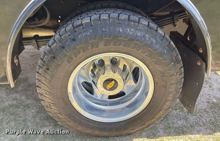 image for item EF3003 2022 Chevrolet Silverado 3500HD flatbed pickup truck