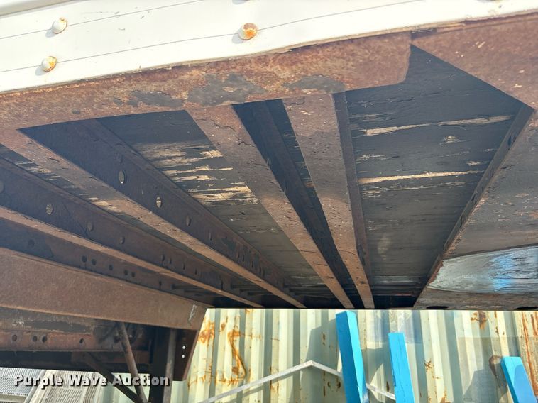 image for item EF3010 2011 Kentucky dry van trailer