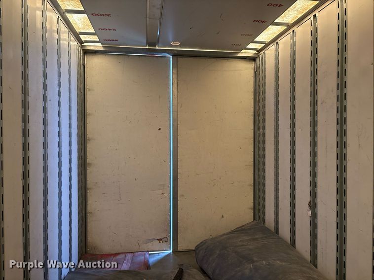 image for item EF3010 2011 Kentucky dry van trailer