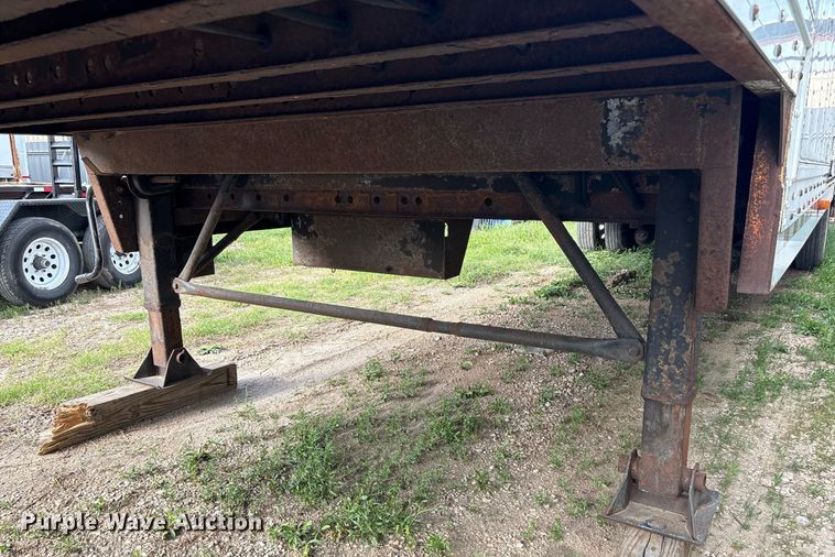 image for item EF3010 2011 Kentucky dry van trailer