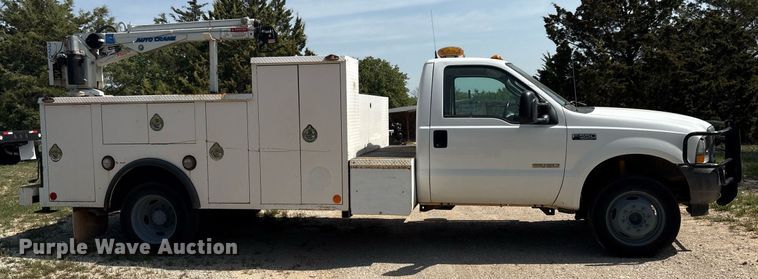 image for item EF3012 2004 Ford F550 utility / service truck