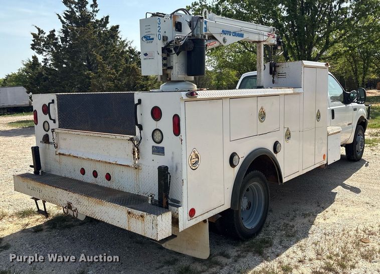 image for item EF3012 2004 Ford F550 utility / service truck