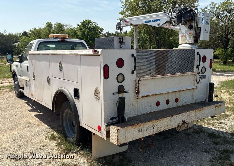 image for item EF3012 2004 Ford F550 utility / service truck