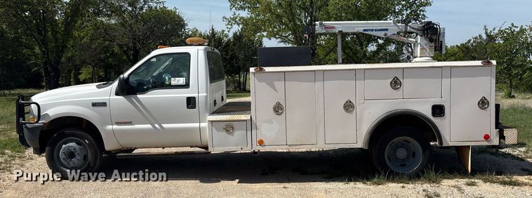 image for item EF3012 2004 Ford F550 utility / service truck