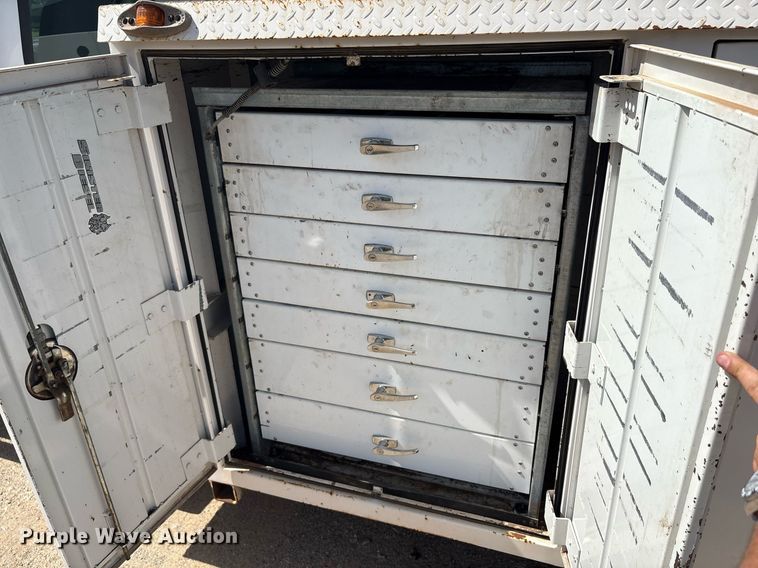 image for item EF3012 2004 Ford F550 utility / service truck