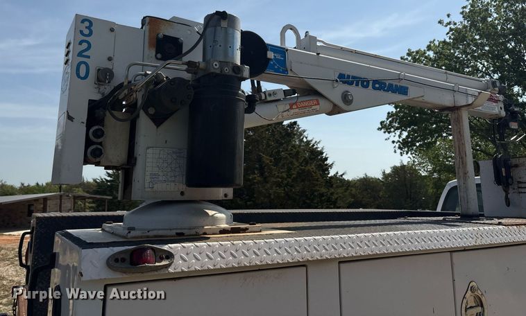 image for item EF3012 2004 Ford F550 utility / service truck