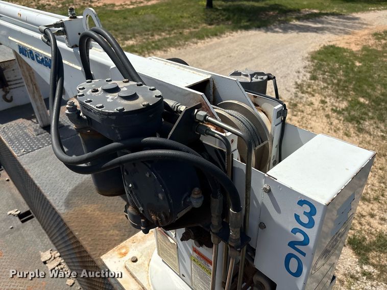 image for item EF3012 2004 Ford F550 utility / service truck