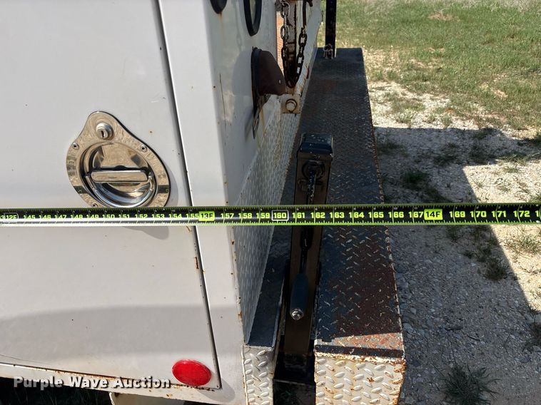 image for item EF3012 2004 Ford F550 utility / service truck