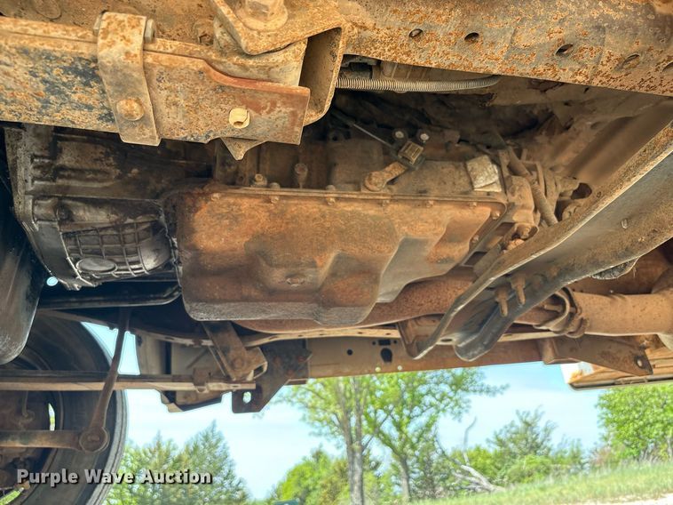 image for item EF3012 2004 Ford F550 utility / service truck