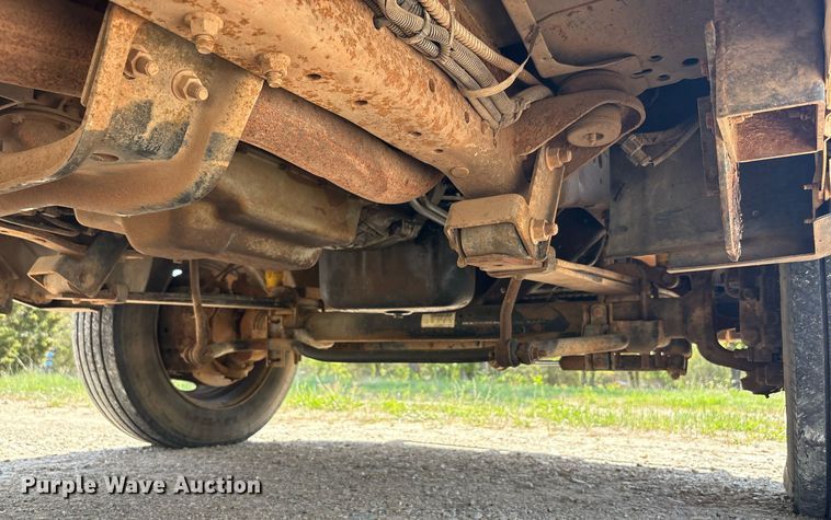 image for item EF3012 2004 Ford F550 utility / service truck