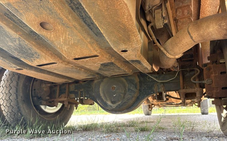 image for item EF3012 2004 Ford F550 utility / service truck