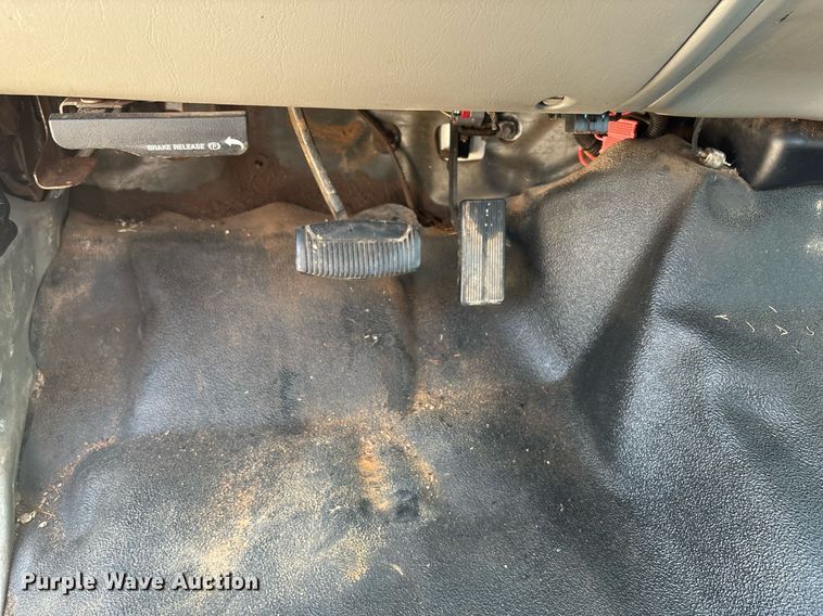 image for item EF3012 2004 Ford F550 utility / service truck