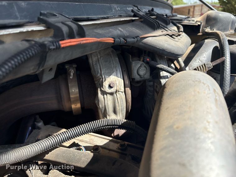 image for item EF3012 2004 Ford F550 utility / service truck