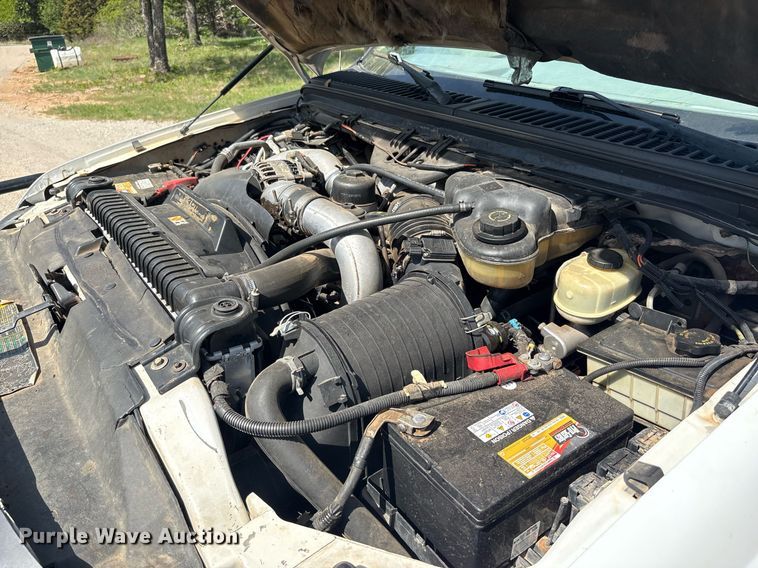 image for item EF3012 2004 Ford F550 utility / service truck