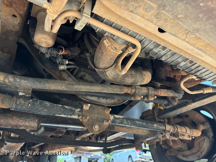 image for item EF3012 2004 Ford F550 utility / service truck