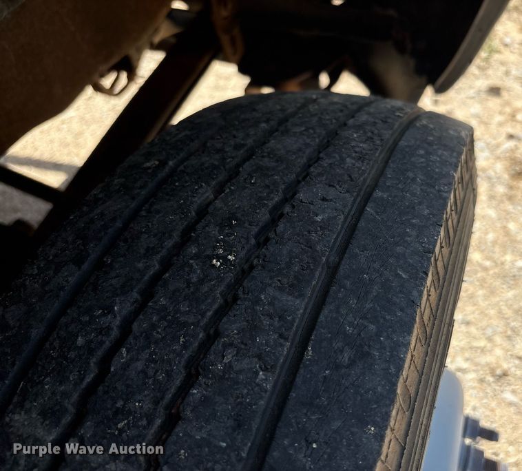 image for item EF3012 2004 Ford F550 utility / service truck