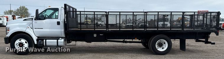 image for item EG5680 2017 Ford F750 Super Duty flatbed truck