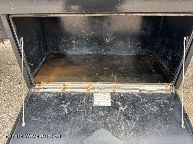 image for item EG5680 2017 Ford F750 Super Duty flatbed truck