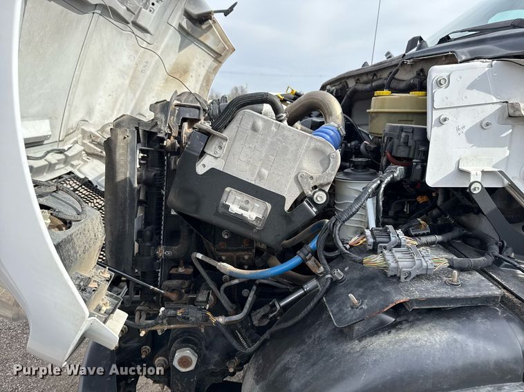 image for item EG5680 2017 Ford F750 Super Duty flatbed truck