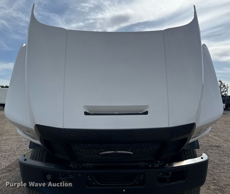 image for item EG5680 2017 Ford F750 Super Duty flatbed truck