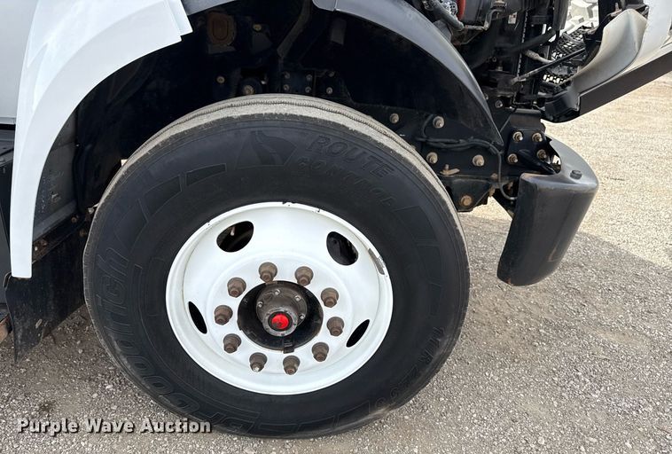 image for item EG5680 2017 Ford F750 Super Duty flatbed truck