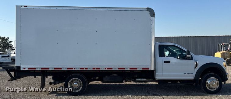image for item EG5730 2017 Ford F550 Super Duty box truck