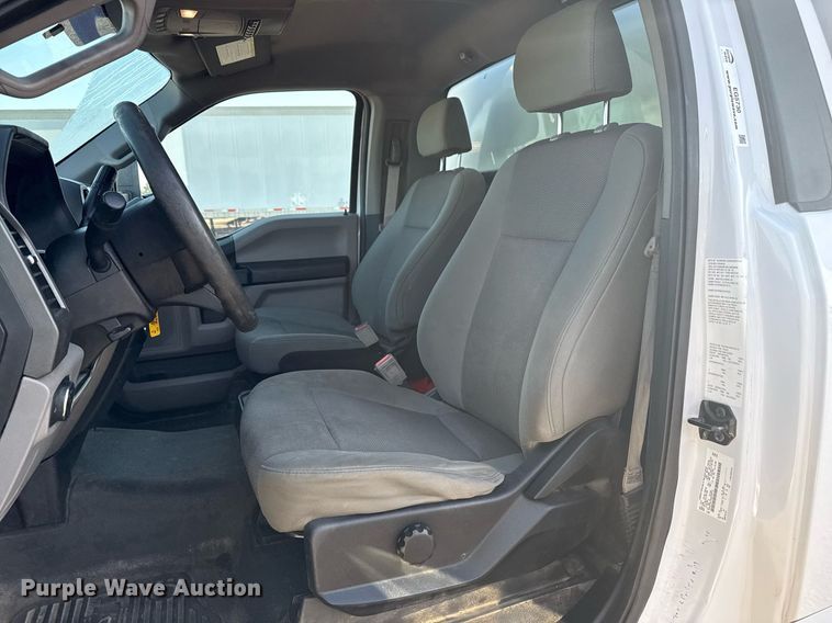 image for item EG5730 2017 Ford F550 Super Duty box truck