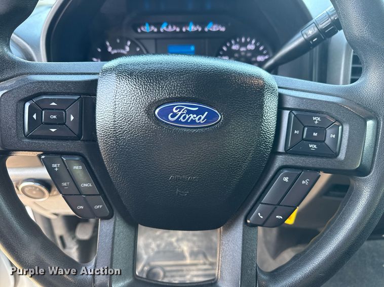 image for item EG5730 2017 Ford F550 Super Duty box truck