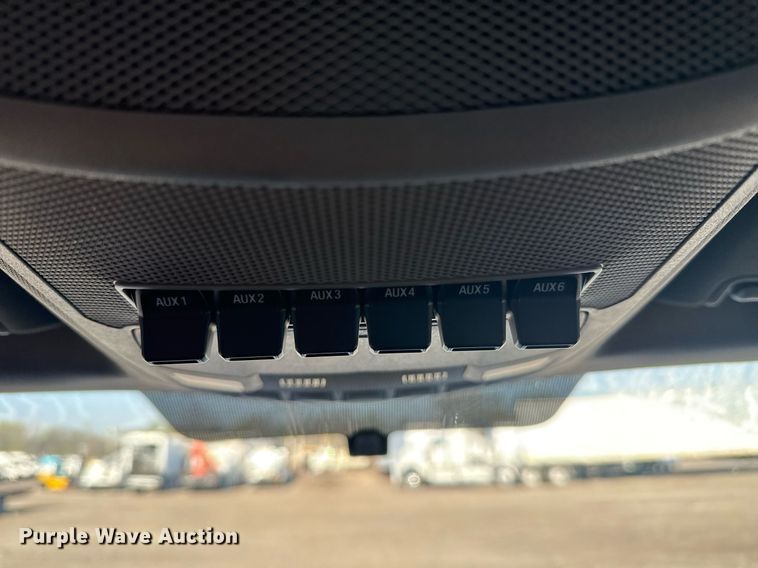 image for item EG5730 2017 Ford F550 Super Duty box truck