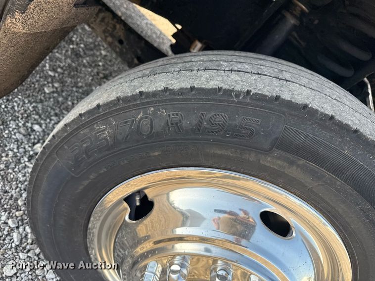 image for item EG5730 2017 Ford F550 Super Duty box truck