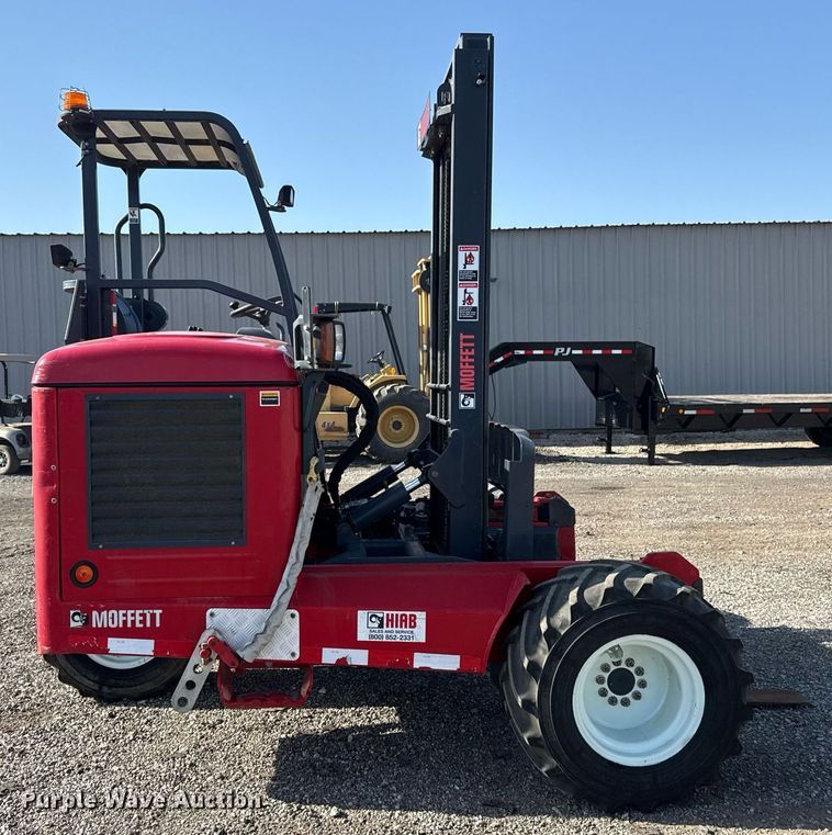 image for item EG5732 2015 Moffett M8 70.3 forklift