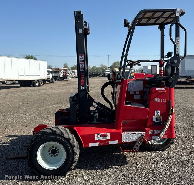 image for item EG5732 2015 Moffett M8 70.3 forklift