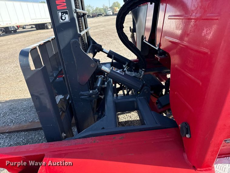 image for item EG5732 2015 Moffett M8 70.3 forklift