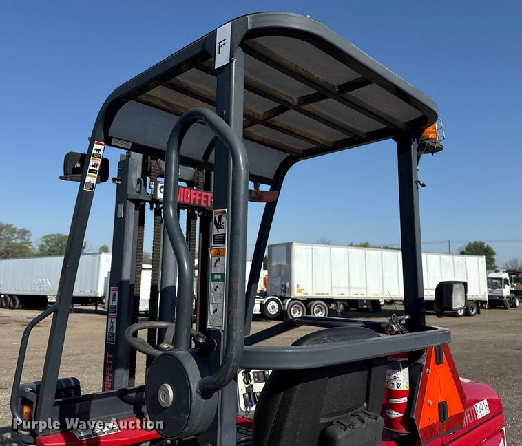 image for item EG5732 2015 Moffett M8 70.3 forklift