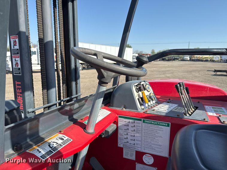 image for item EG5732 2015 Moffett M8 70.3 forklift