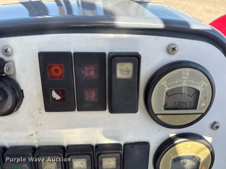 image for item EG5732 2015 Moffett M8 70.3 forklift