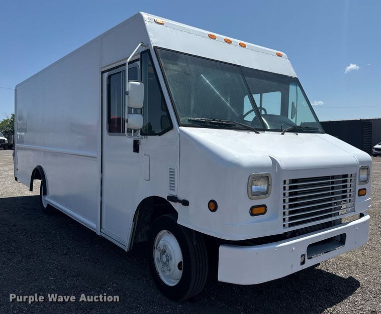 image for item EG5739 2008 Freightliner MT45 delivery truck