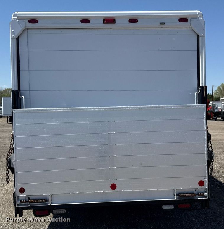 image for item EG5739 2008 Freightliner MT45 delivery truck
