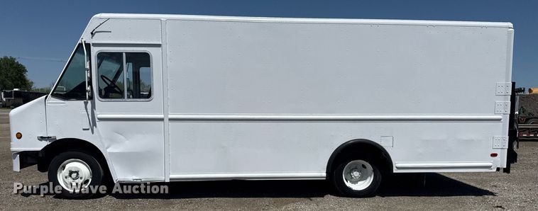 image for item EG5739 2008 Freightliner MT45 delivery truck