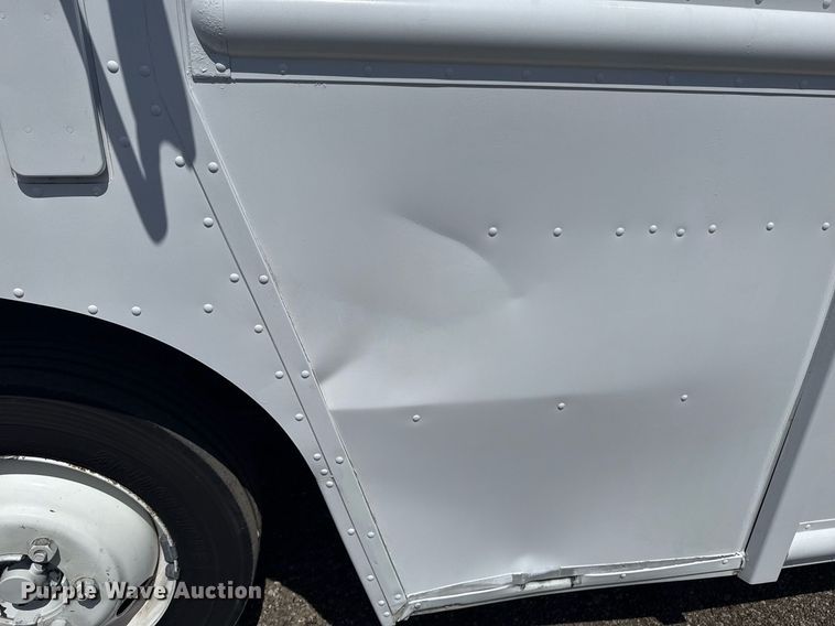 image for item EG5739 2008 Freightliner MT45 delivery truck