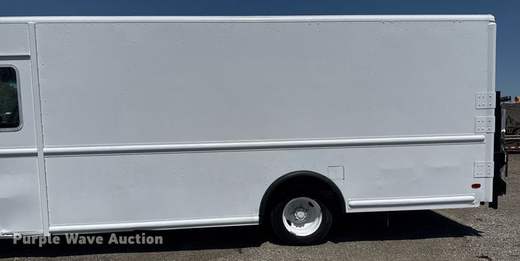 image for item EG5739 2008 Freightliner MT45 delivery truck