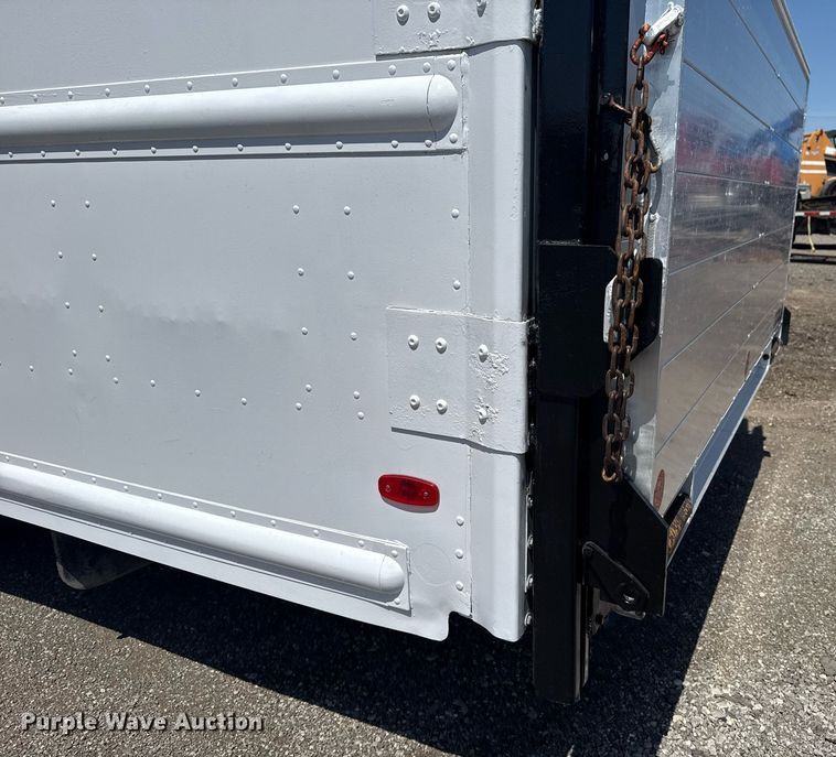 image for item EG5739 2008 Freightliner MT45 delivery truck