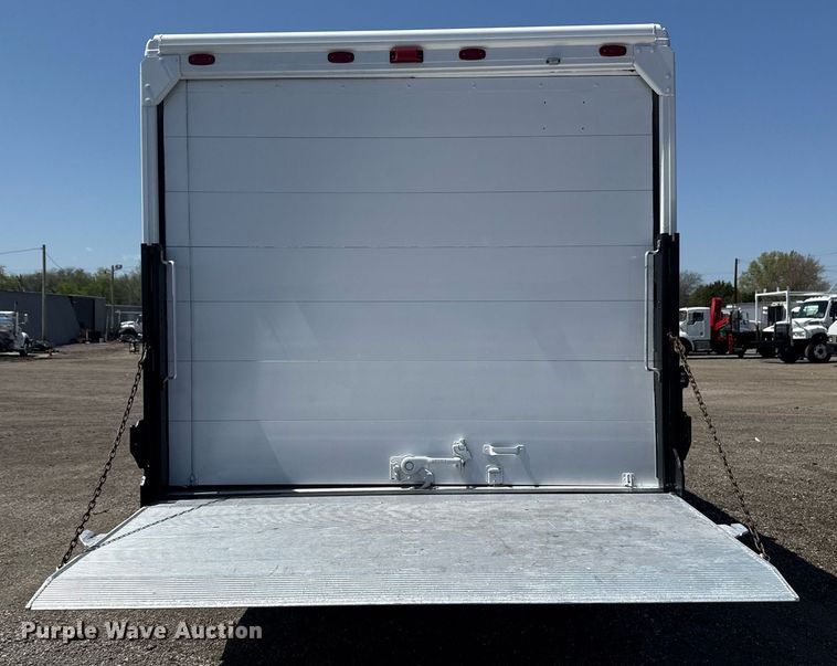 image for item EG5739 2008 Freightliner MT45 delivery truck