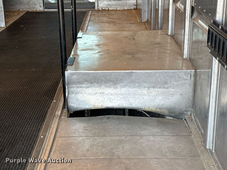 image for item EG5739 2008 Freightliner MT45 delivery truck