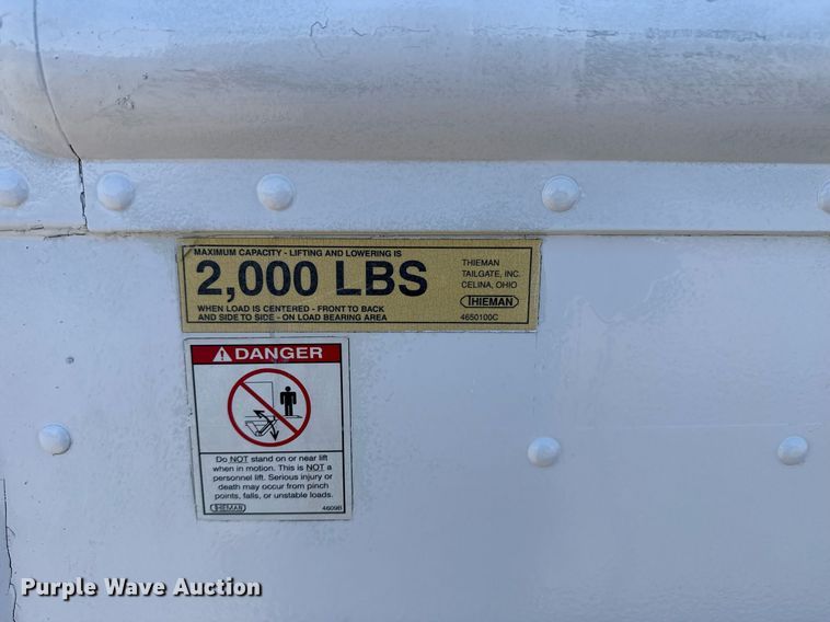 image for item EG5739 2008 Freightliner MT45 delivery truck