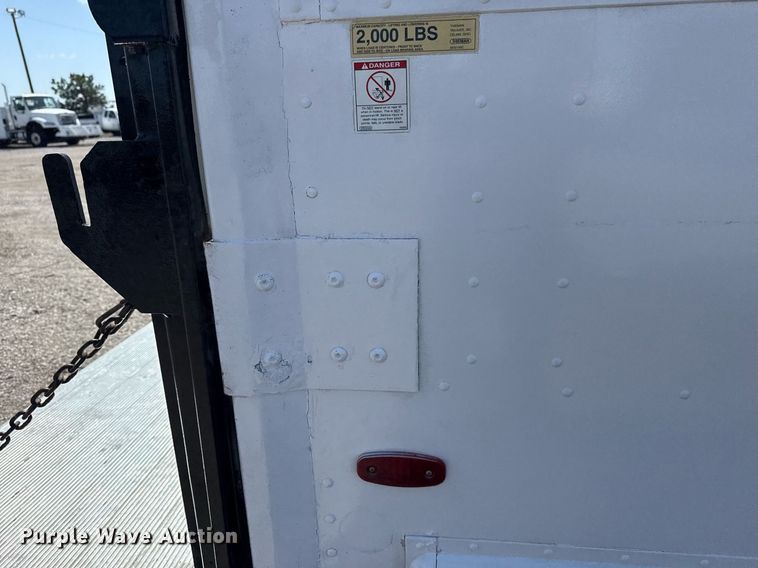 image for item EG5739 2008 Freightliner MT45 delivery truck