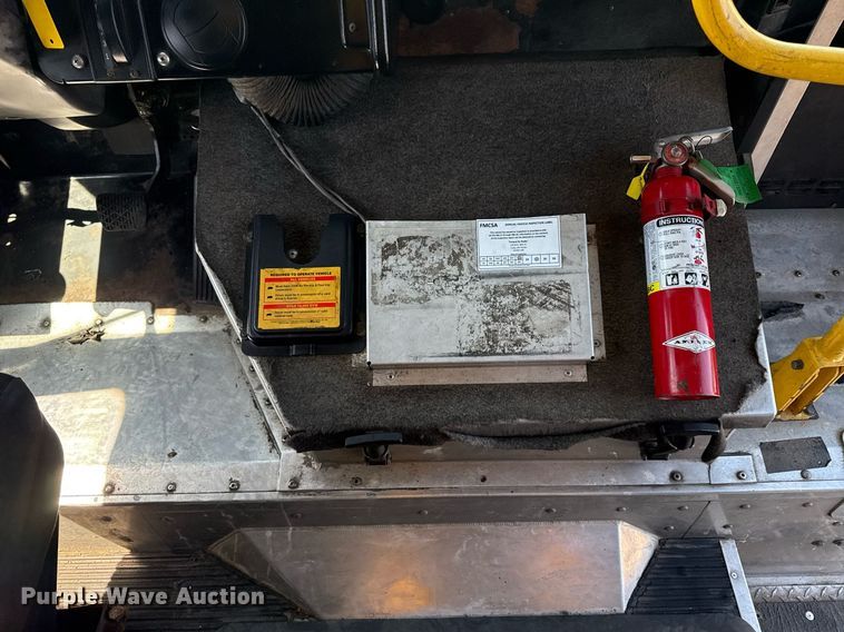 image for item EG5739 2008 Freightliner MT45 delivery truck