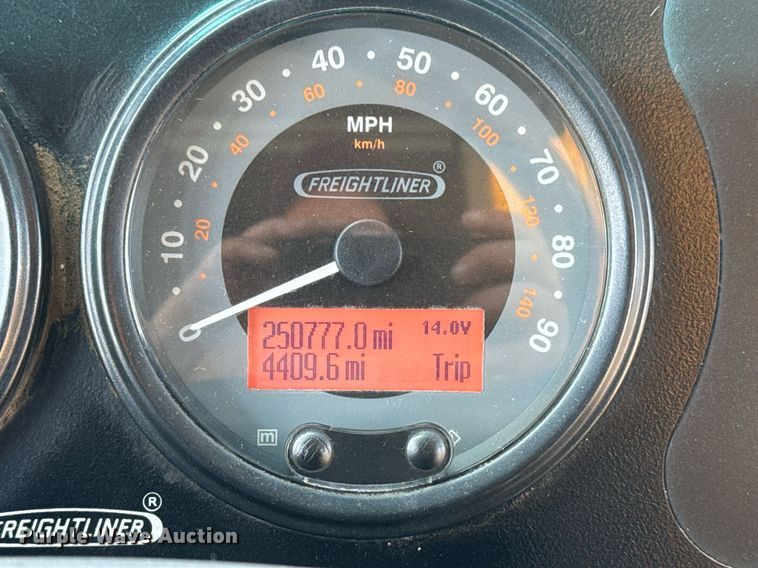 image for item EG5739 2008 Freightliner MT45 delivery truck