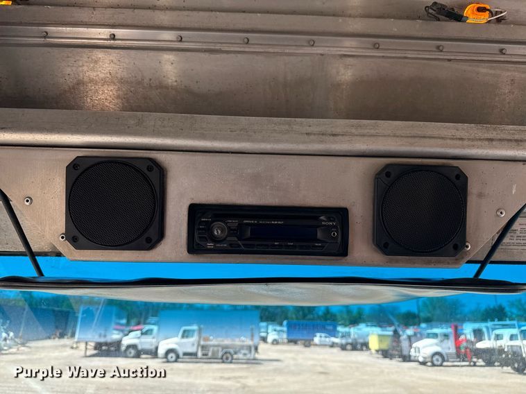 image for item EG5739 2008 Freightliner MT45 delivery truck