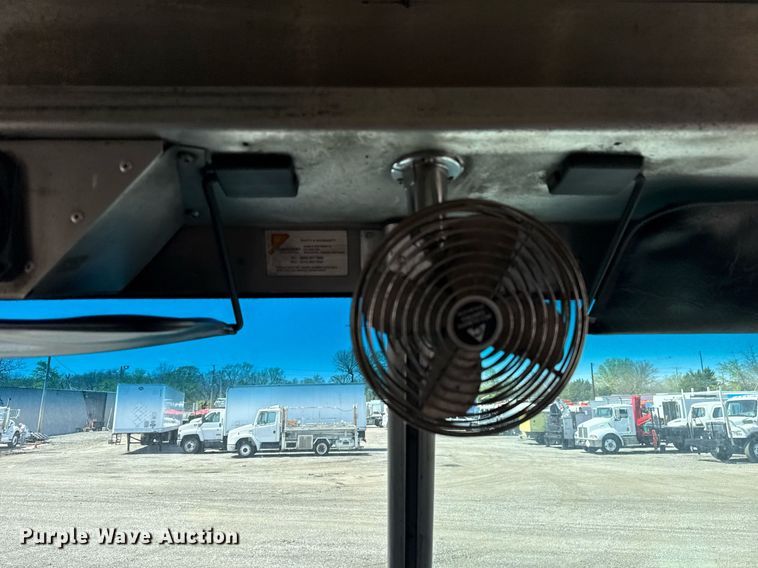 image for item EG5739 2008 Freightliner MT45 delivery truck